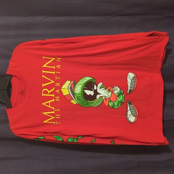 Marvin the Martian Red Graphic Tee - Picture 5 of 6